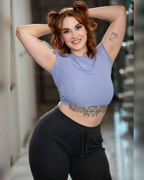 Online Girls Booking Room — close-up frame for a clear first impression — booking in Pakistan — gallery 3/20 — asset 38