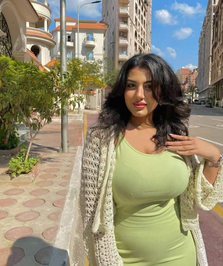 Girl Booking Hotel — clean portrait with soft indoor lighting — booking in Pakistan — gallery 13/20 — asset 40