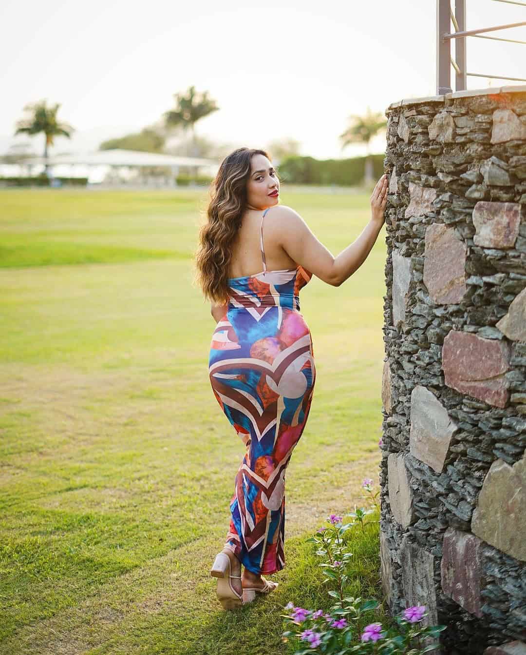 Best Girls For Night — editorial-style framing for brand consistency — booking in Pakistan — gallery 1/20 — asset 44