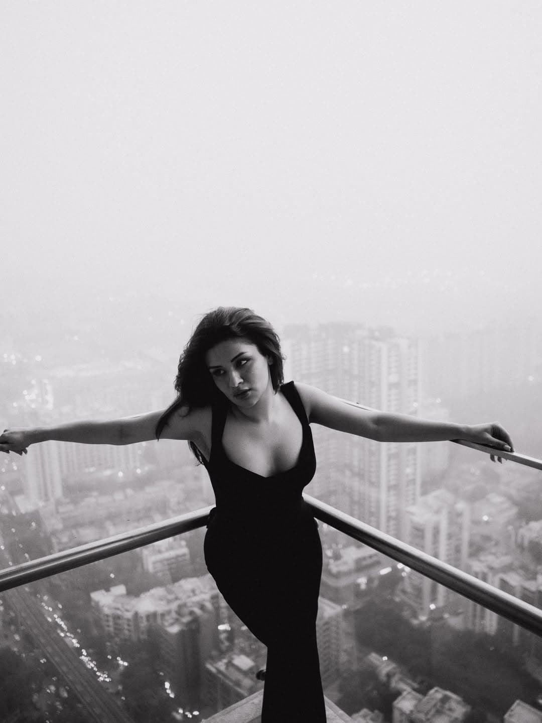 Girls booking in hotel — calm, discreet vibe photo for private coordination — booking in Pakistan — gallery 1/15 — asset 48