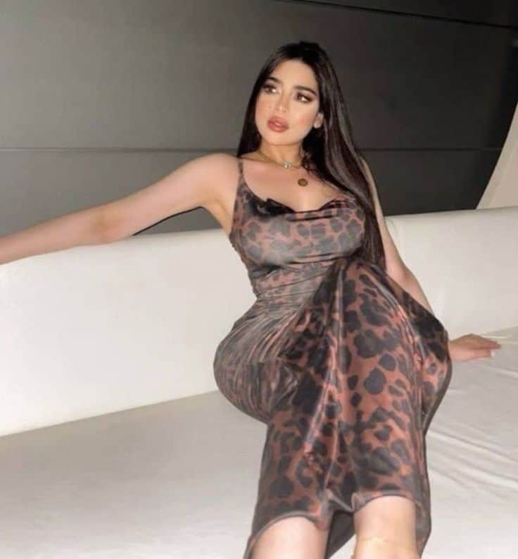 Book girls in hotel — hotel-friendly arrival style portrait (preview) — booking in Pakistan — gallery 1/15 — asset 65